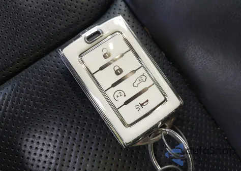 2023 Jeep Grand Cherokee L Overland 4X4 z USA, uszkodzony, nr VIN 1C4RJKDG7P8781313